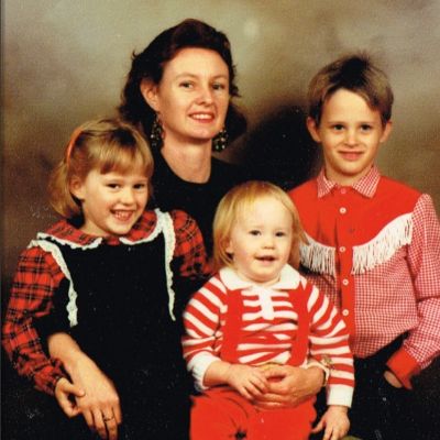 Photo of Claudia O'Doherty along with her mother and two brother. 